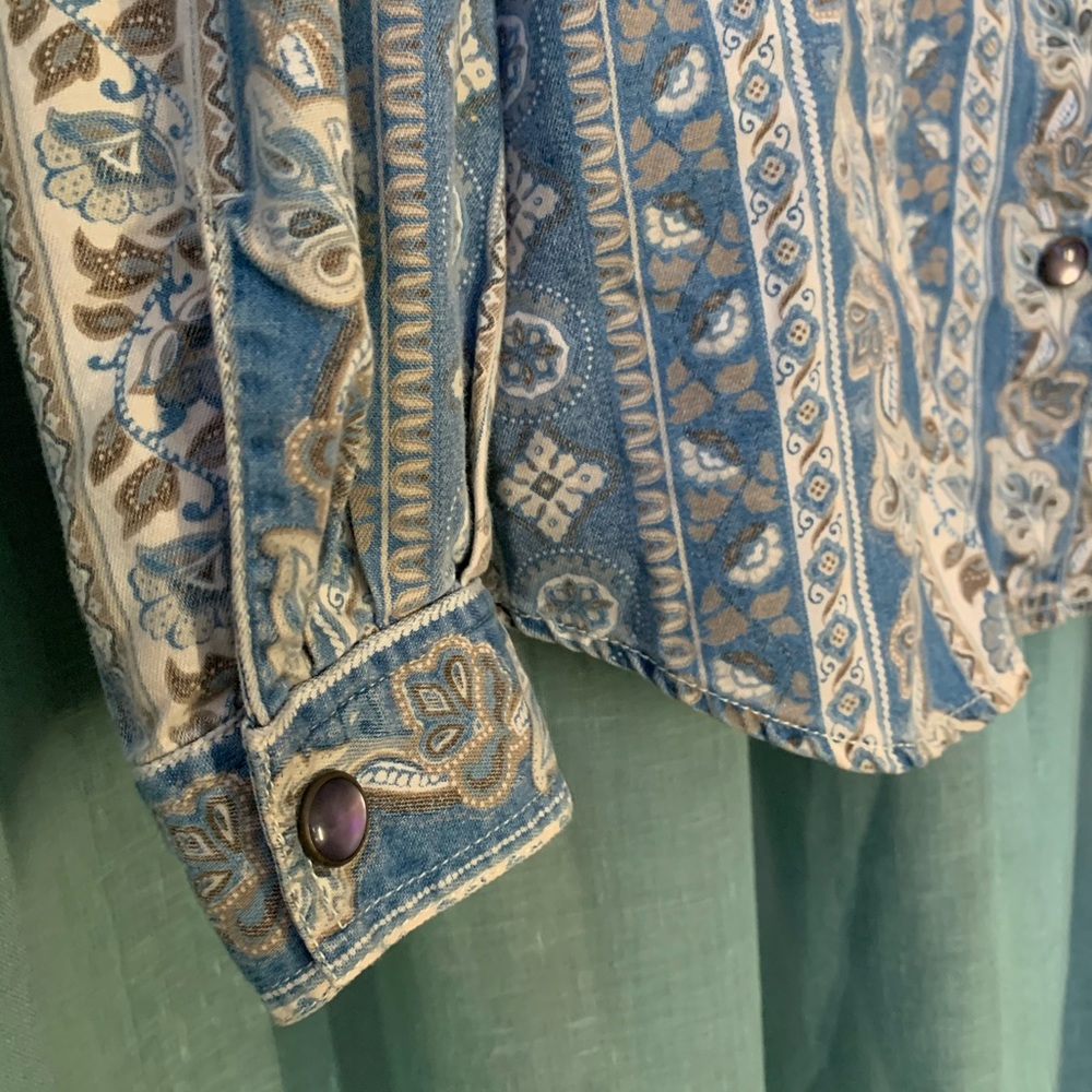 Paisley Button Up - Picture 4 of 5